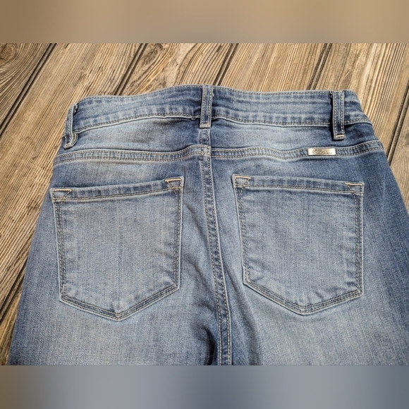 KanCan size 3/25 distressed medium wash skinny jeans - Picture 5 of 12